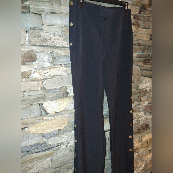 Romeo And Juliet Couture Black Button-Detail Women's Pants - Picture 8 of 9